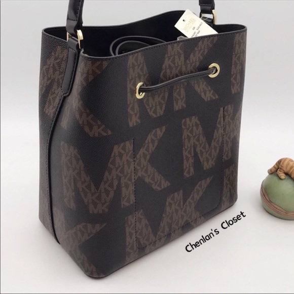 NWT Michael Kors Suri Bucket Bag Set - Picture 5 of 10